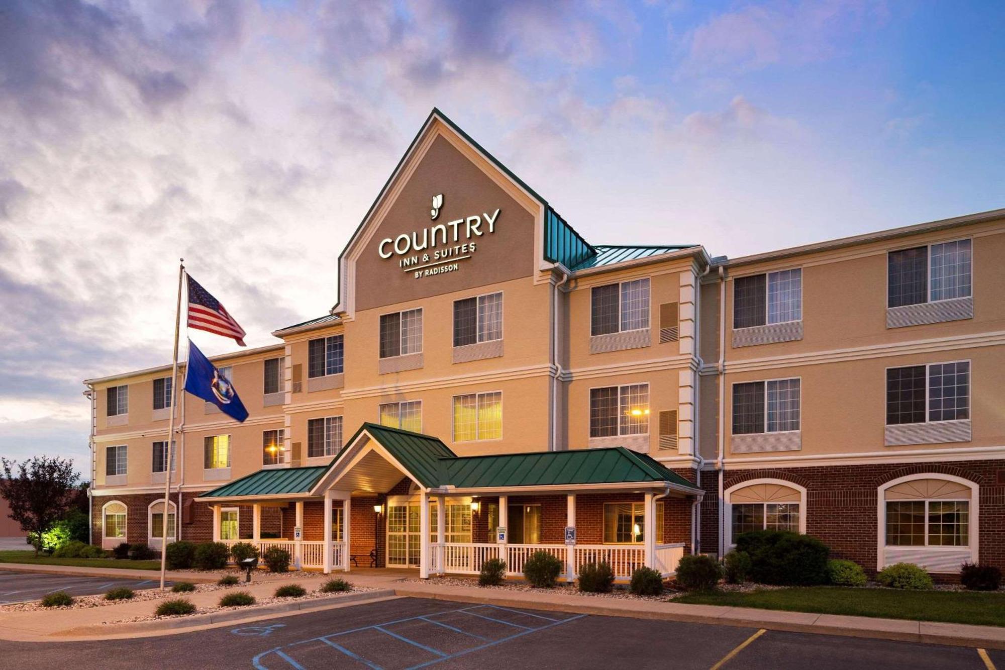 Country Inn & Suites By Radisson, Big Rapids, Mi Zewnętrze zdjęcie