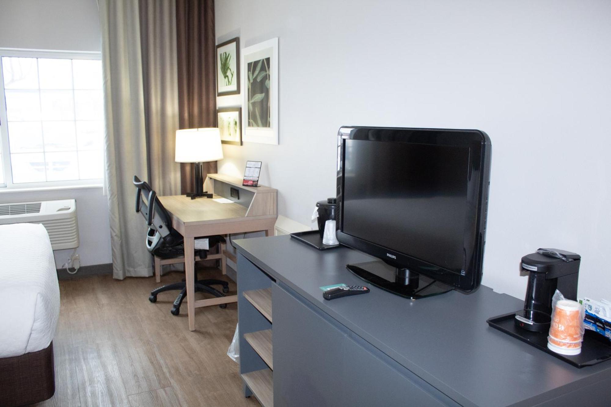 Country Inn & Suites By Radisson, Big Rapids, Mi Zewnętrze zdjęcie